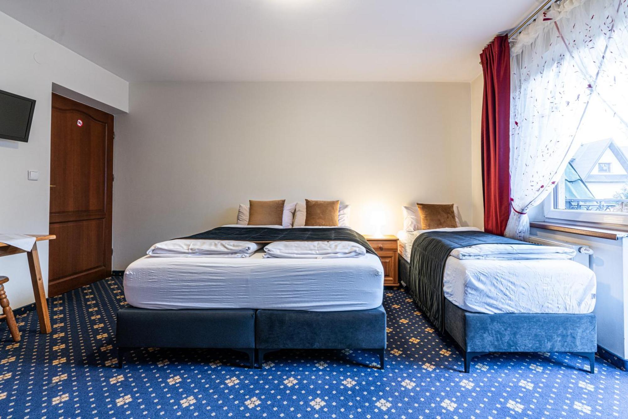 Dunajecki Dworek Bed & Breakfast *