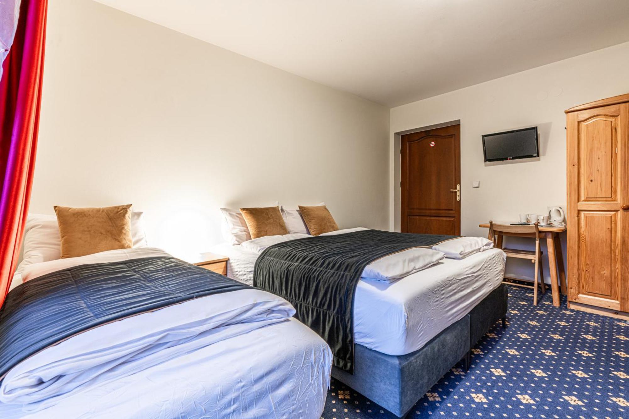 Dunajecki Dworek Bed & Breakfast *