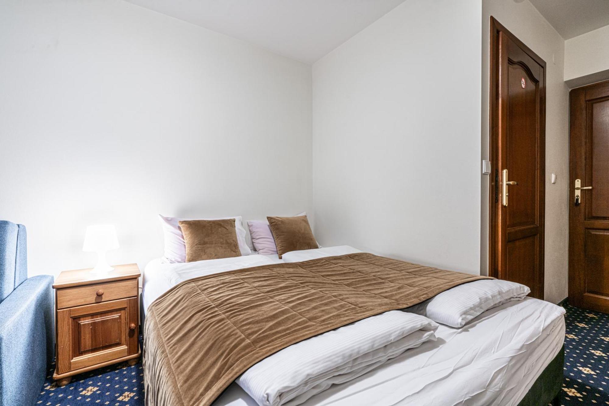 Dunajecki Dworek Bed & Breakfast *
